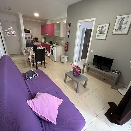 Apartment 2 Bedrooms 5 People