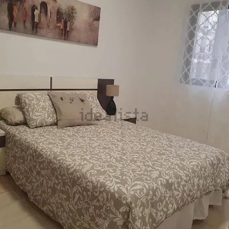 Apartment 2 Bedrooms 5 People